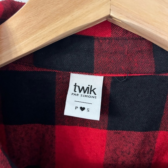 Ladies Twik Par Simons long sleeve plaid shirt. - Picture 3 of 3